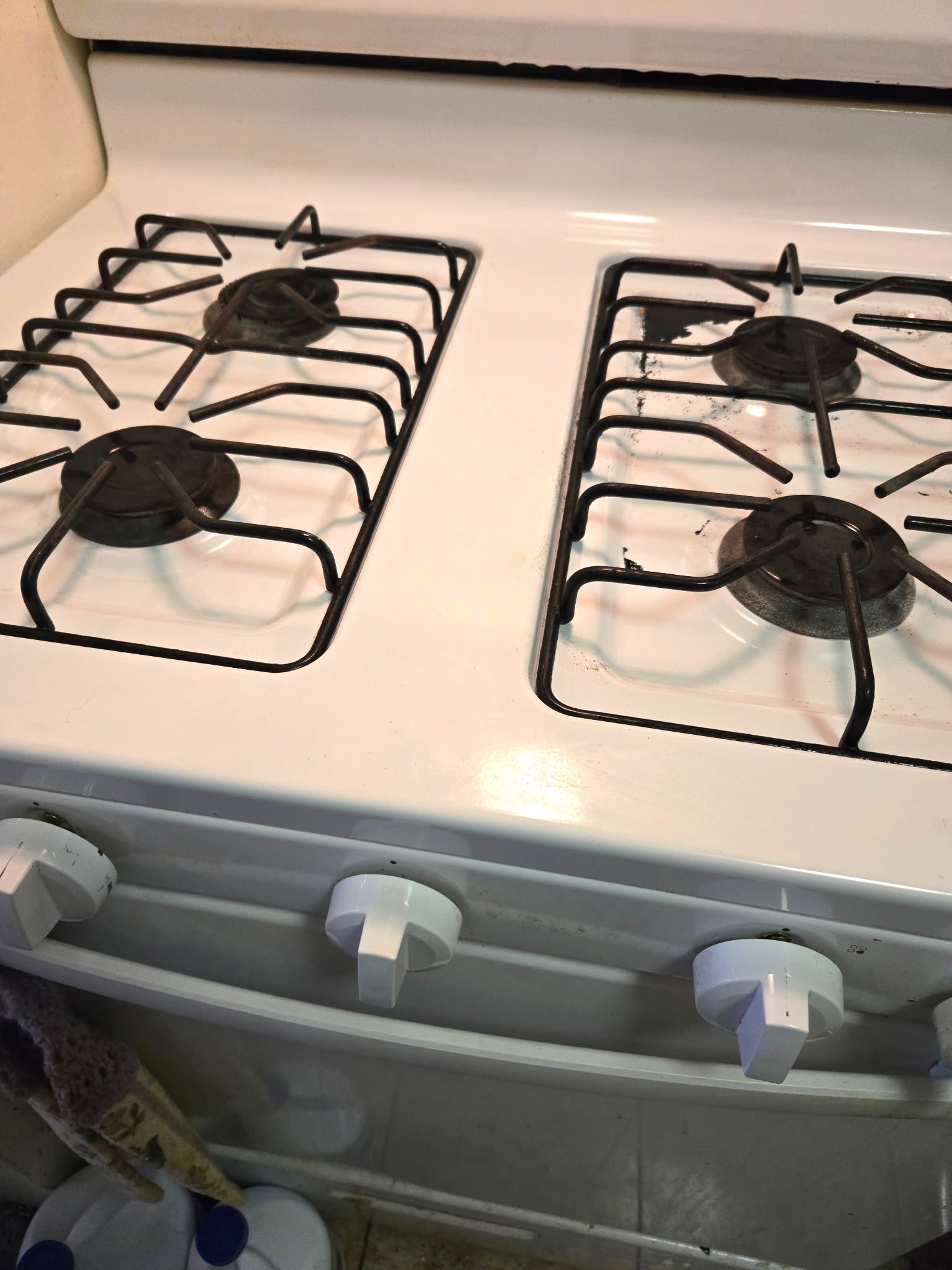 Stovetop after detailed kitchen cleaning